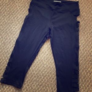 Black Capri workout leggings